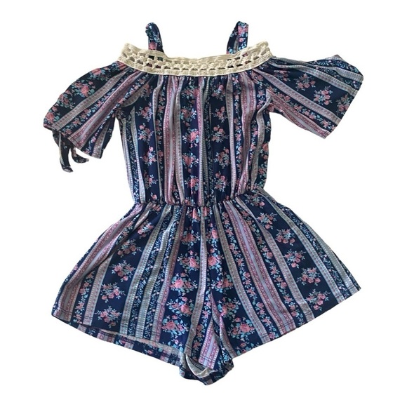 ROMPERS-GIRLS SIZE 5-BUNDLE OF 2 ROMPERS-HEART & ARROW AND CHILDRENS PLACE - Picture 2 of 9